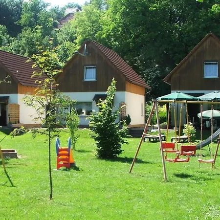 Ferienhaus-mit-terrasse-und-grossem-garten * Marktgraitz